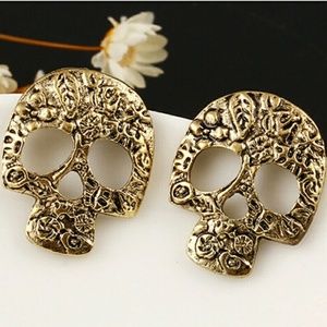 Antique bronze skeleton vintage skull stud