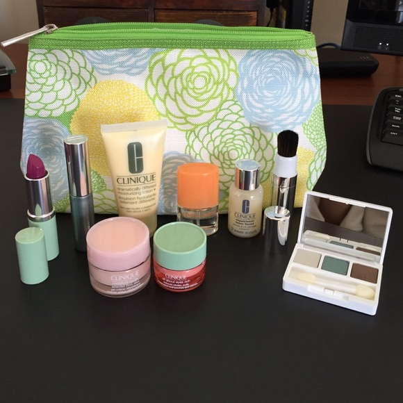 10 piece Clinique makeup and skincare set. New