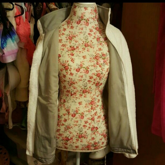 The North Face Jacket! - Picture 4 of 4