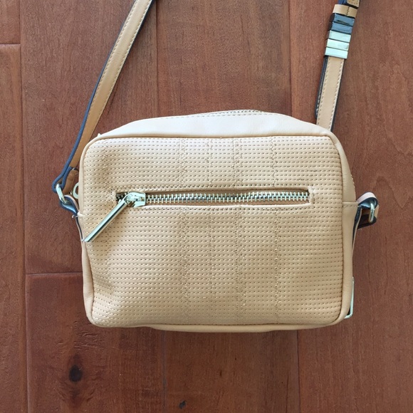 Zara Handbags - Zara Crossover Purse