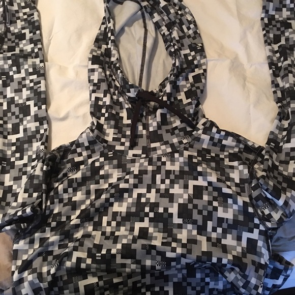 Woman's Nike Pro Dri Fit hooded shirt medium
