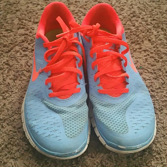 Nike free runs 4.0