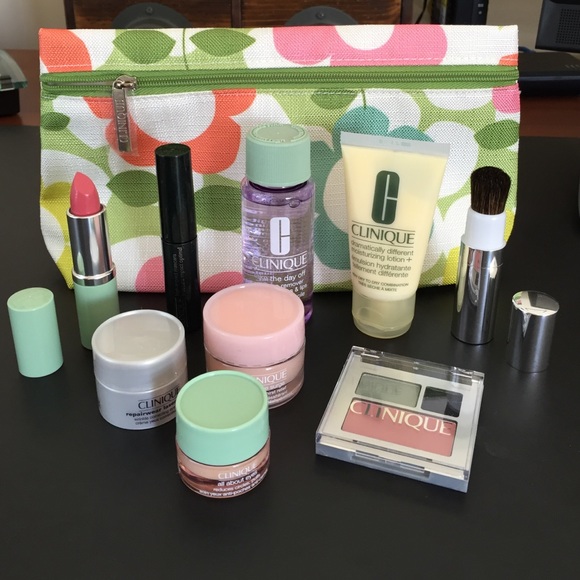 10 piece Clinique makeup and skincare set. New.