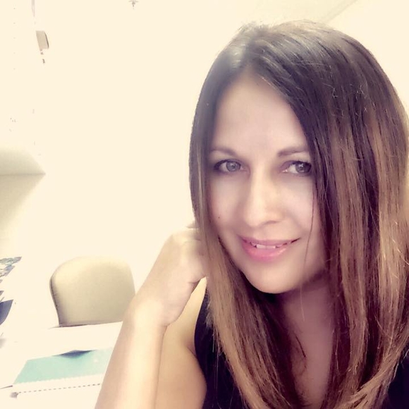 Meet your Posher, Veronica - Picture 2 of 2