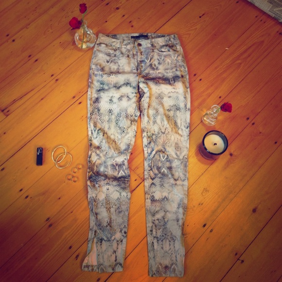 Zara basics. Skinny jeans