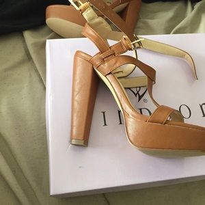 Strappy platform sandals