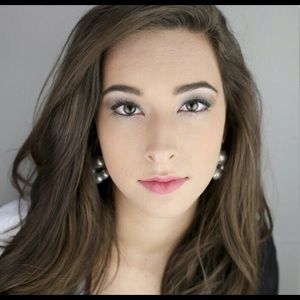 Meet your Posher, Serena