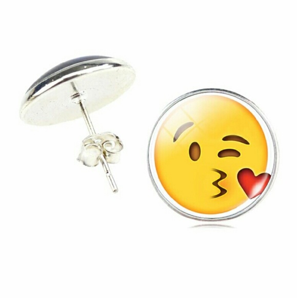 Funny Emoji kissy face earing studs