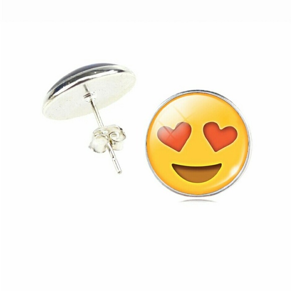 Funny Emoji in love face earing studs
