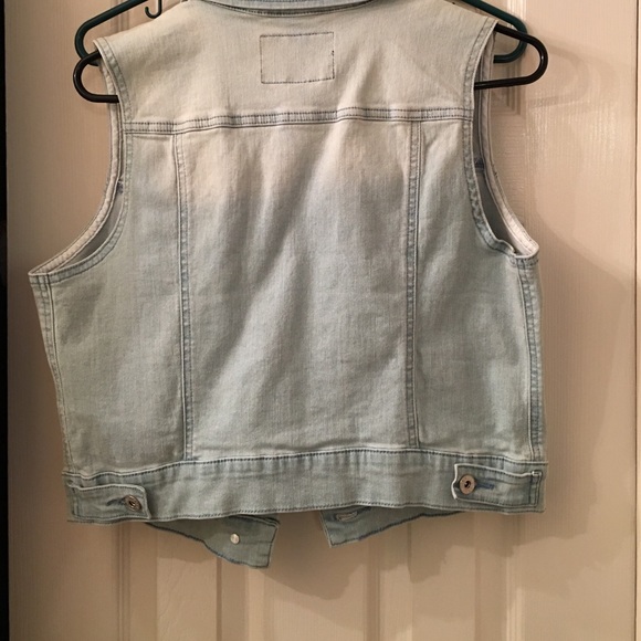Guess Denim vest. - Picture 2 of 3