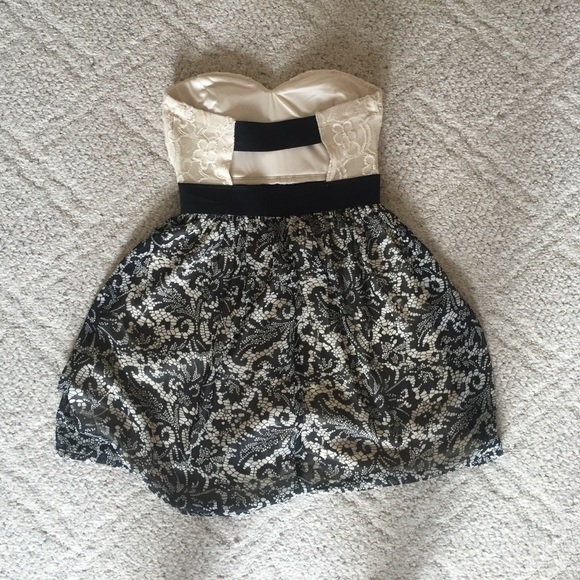 Party dress - Picture 2 of 2