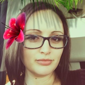 Meet your Posher, Caisie