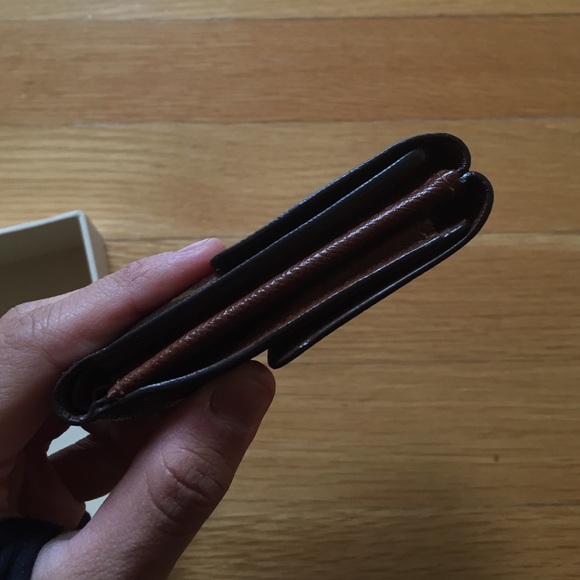 Extra Pics for LV wallet