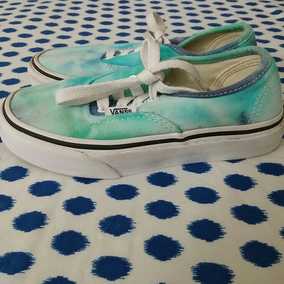 Vans tie dye canvas lace up sneakers for girls - Picture 2 of 4