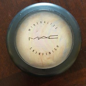 MAC Cosmetics Lightscapade Mineralize Skinfinish