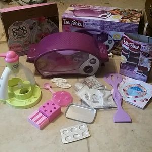 Easy bake oven & cake pop maker