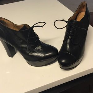 Nine West lace-up leather Oxford heels