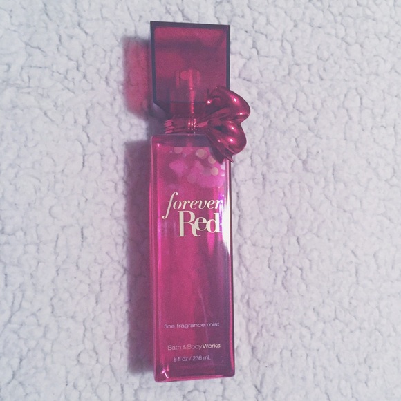 "Forever red" bath and body works fragrance mist