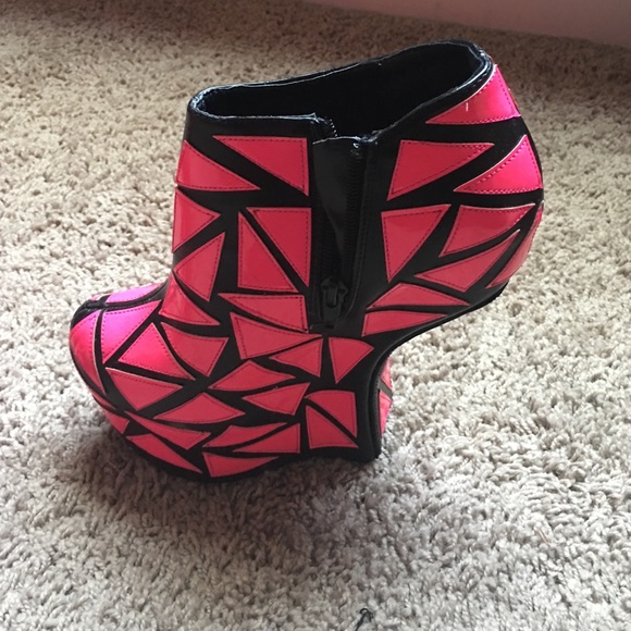 Gravity Wedges - Picture 4 of 4