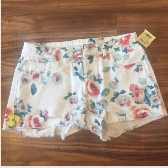 🆕 floral cutoff shorts - Picture 4 of 4