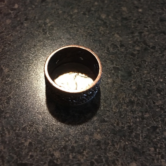 Pretty coppery colored ring - Picture 3 of 4