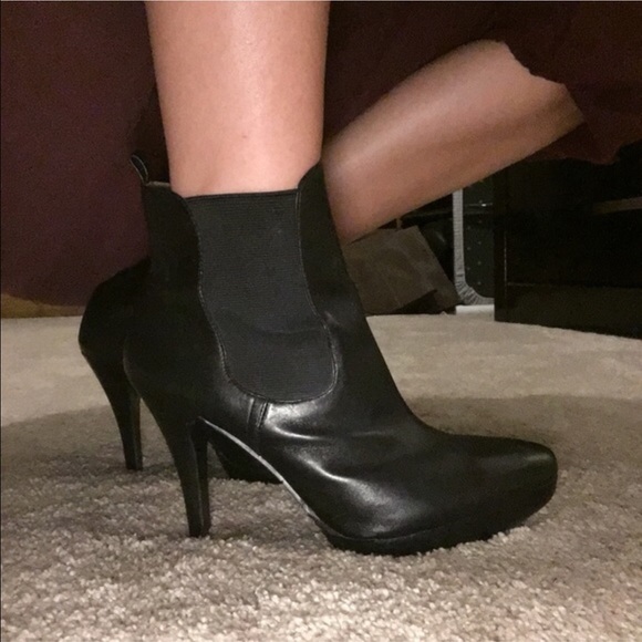 Michael Kors Ankle Boots - Picture 5 of 5