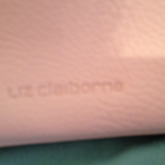 Handbag - Picture 2 of 3