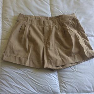 Pleated shorts