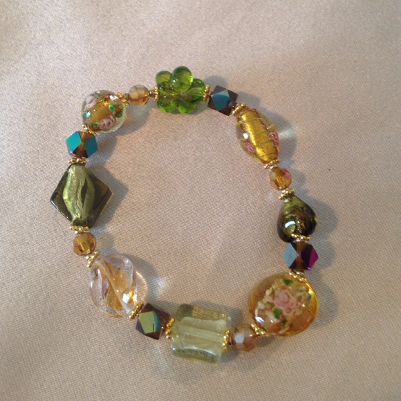 SOLD!!!! Premiere Secret Garden bracelet - Picture 2 of 4
