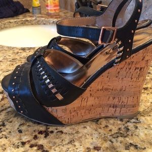 Black Wedges