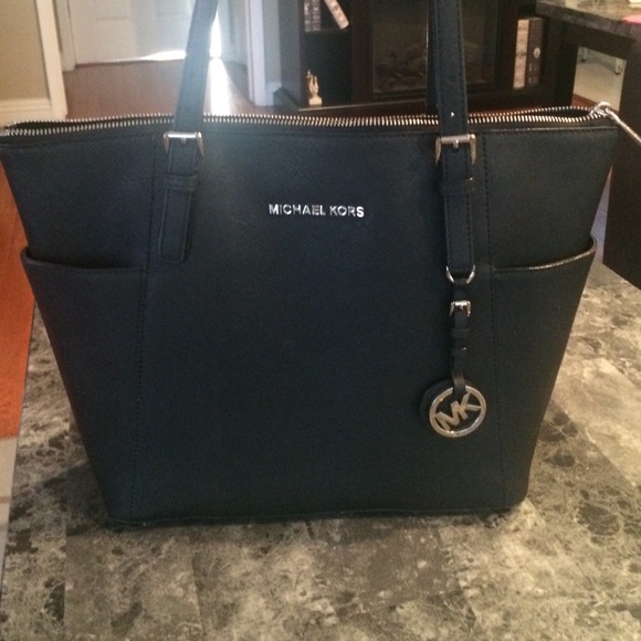 Michael Kors Large Top Zip Jet Set Tote