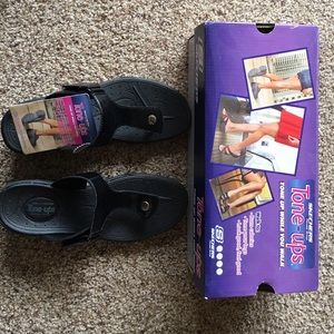 Skechers tone up things flip flops