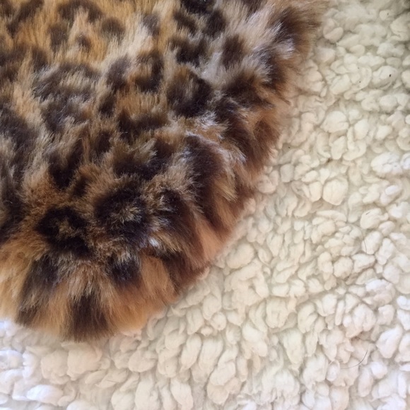 NWOT Mudpie Leopard Scarf - Picture 3 of 4