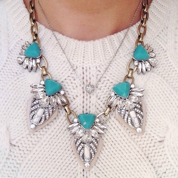 ⚠️ FLASHSALE 🆕 Statement Necklace - Picture 2 of 2