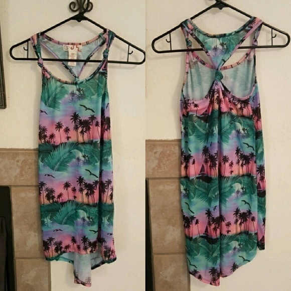 🚫SOLD IN BUNDLE🚫High-low Palm Tree Dress - Picture 1 of 1