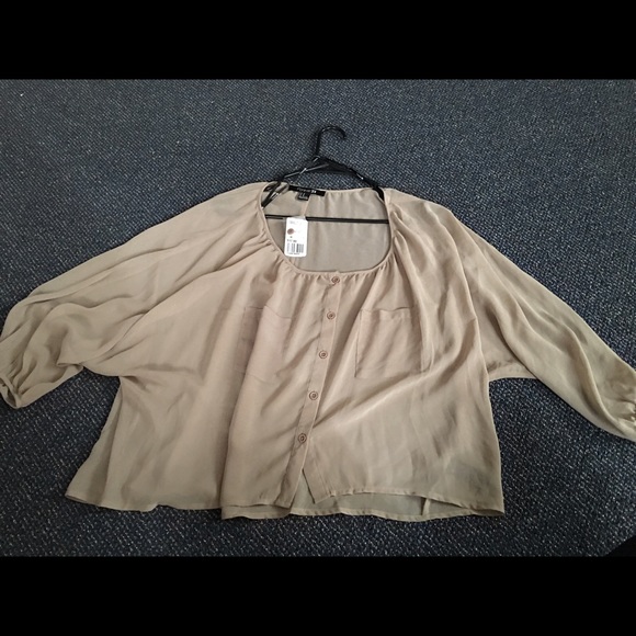 Loose 3/4 sleeve blouse