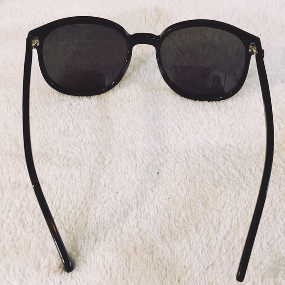 WILDFOX PopFox black sunglasses oversized - Picture 2 of 3