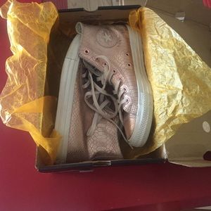 Converse rose gold