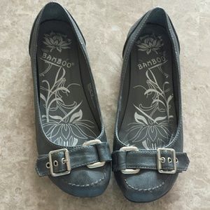 ??Bamboo sandals size 7 1/2??