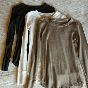 (3) Gap Henleys size small