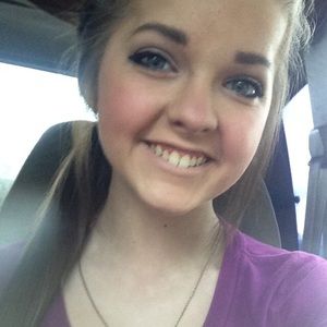 Meet your Posher, Chloe