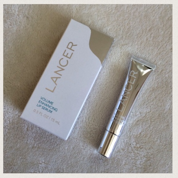 Volume enhancing lip serum