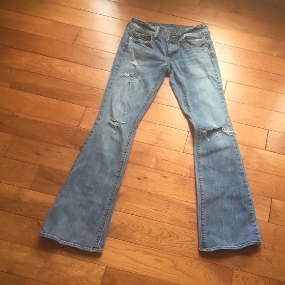 American Eagle Distressed Jeans