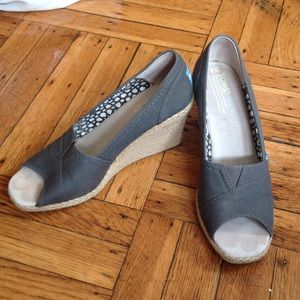 Toms wedge shoes