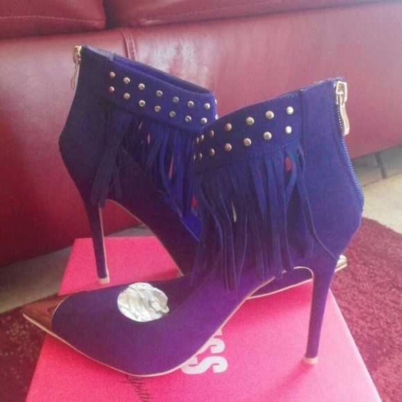 Blue fringe gold toe heel