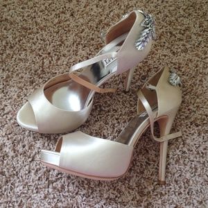 Brand new badgley mischka nessa shoes