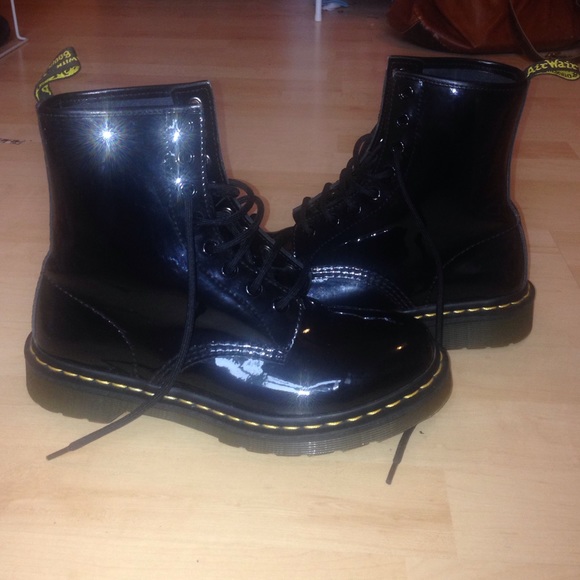Black Dr.Martens!