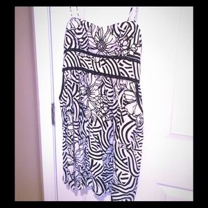 *SALE* Black and white, patterned dress