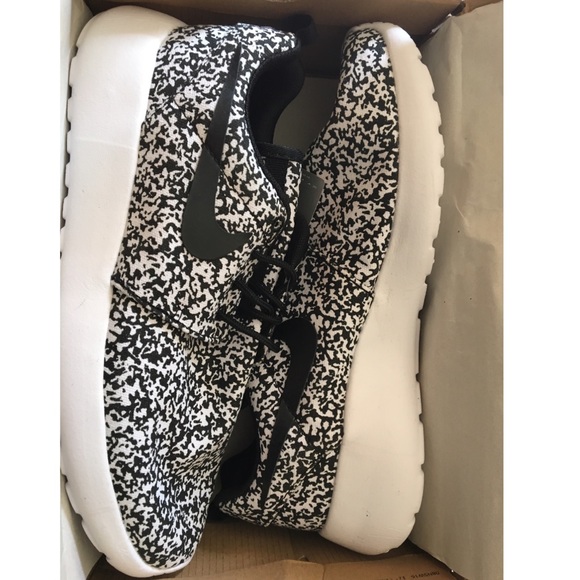 Nike Roshe limited addition