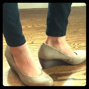 BCBG wooden wedge heel